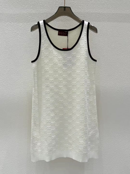 25 new white jacquard knitted vest skirt