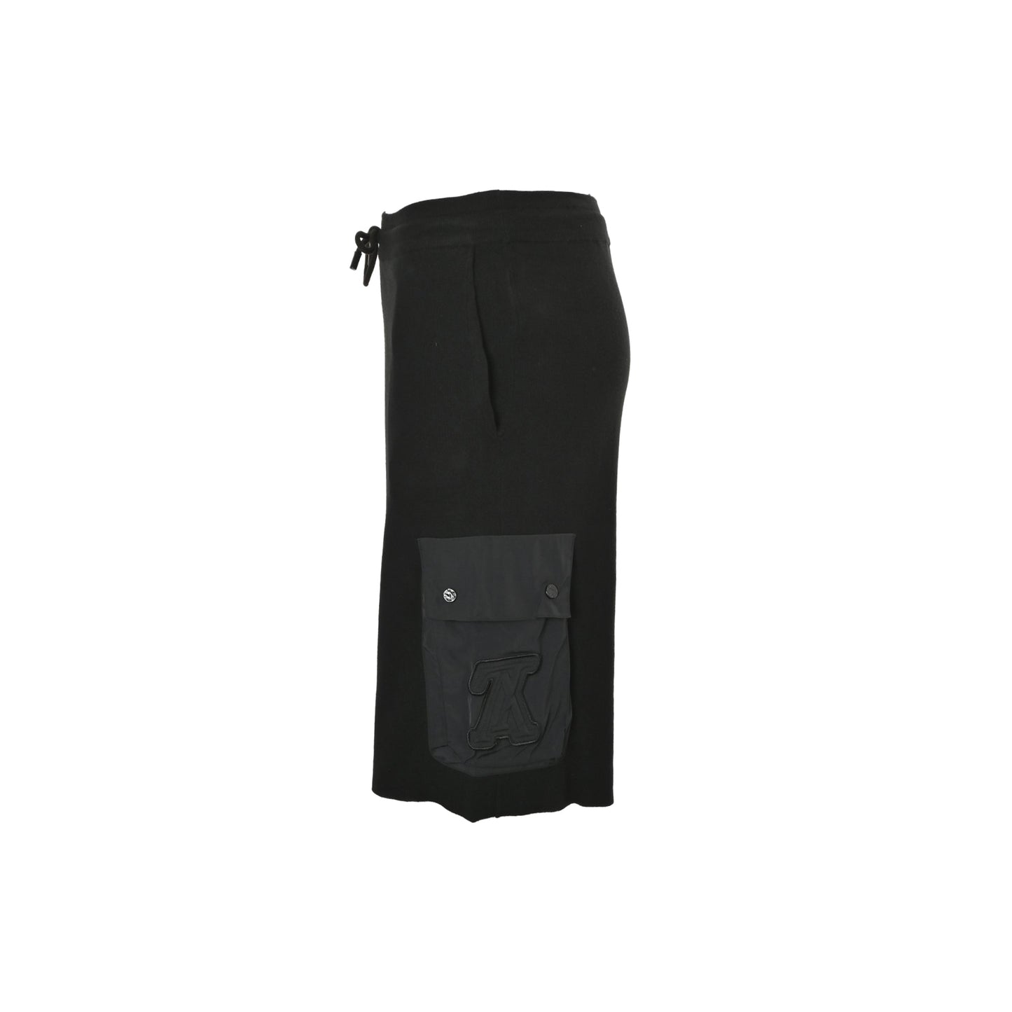 Embossed patch double pocket drawstring shorts