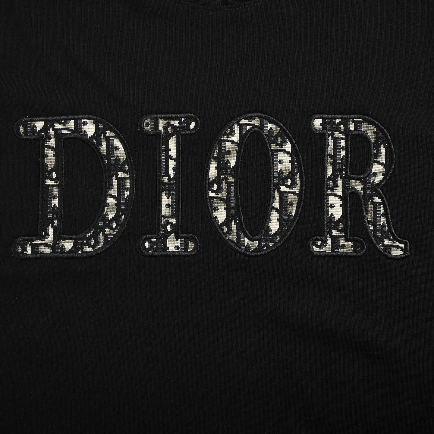 Presbyopic appliqué embroidered letter short sleeves