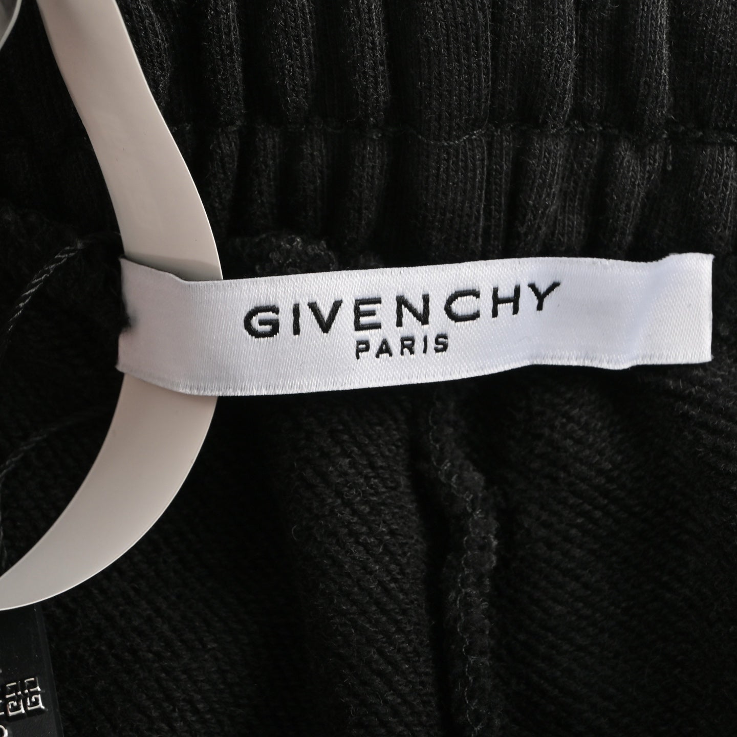 GV 25 Washed embroidery damages shorts