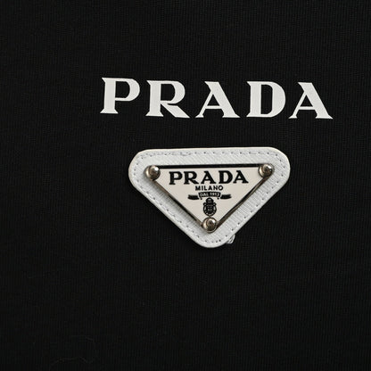 25 Short sleeves with triangle logo and letter print on the neckline