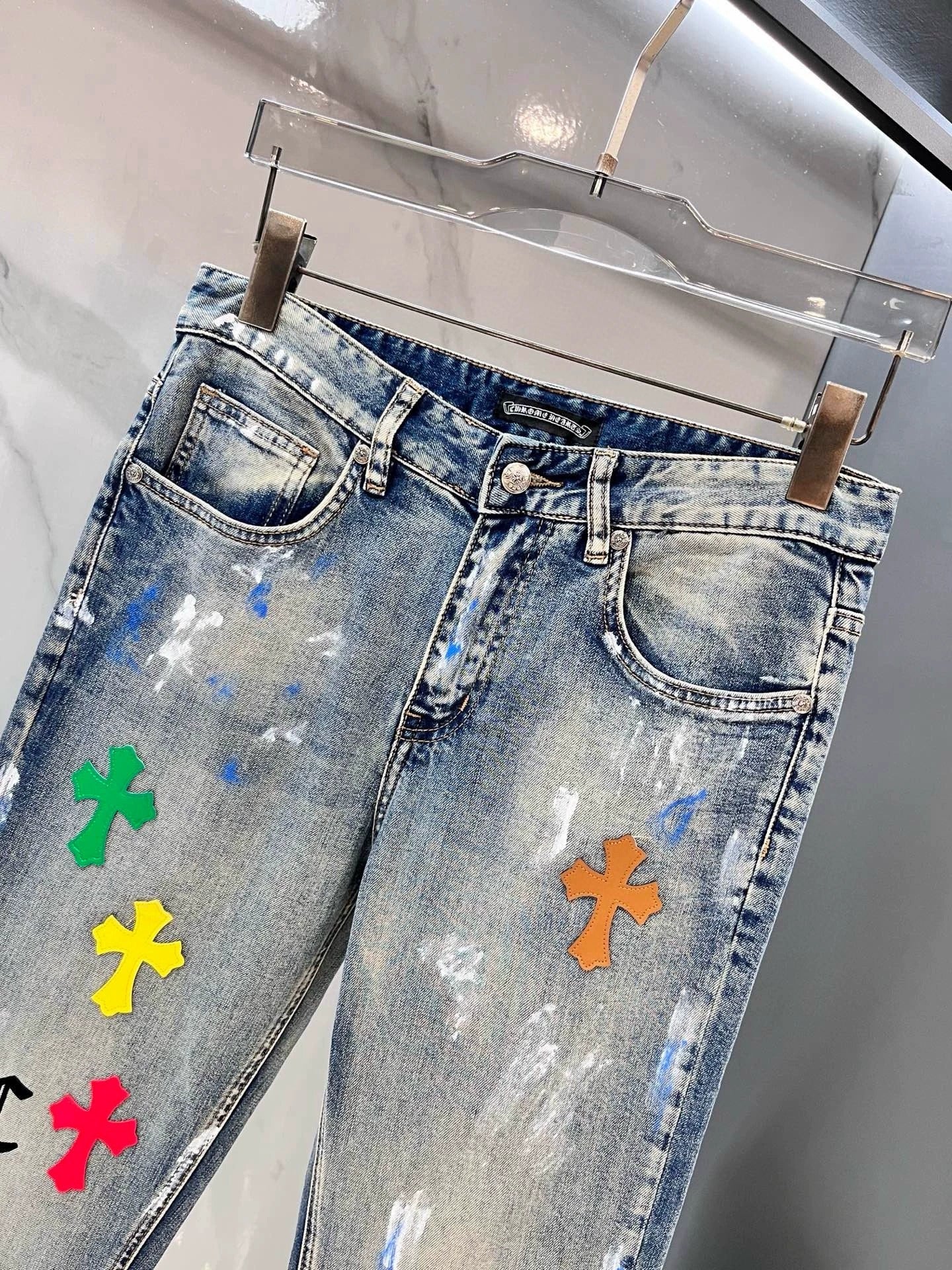25 Thin jeans