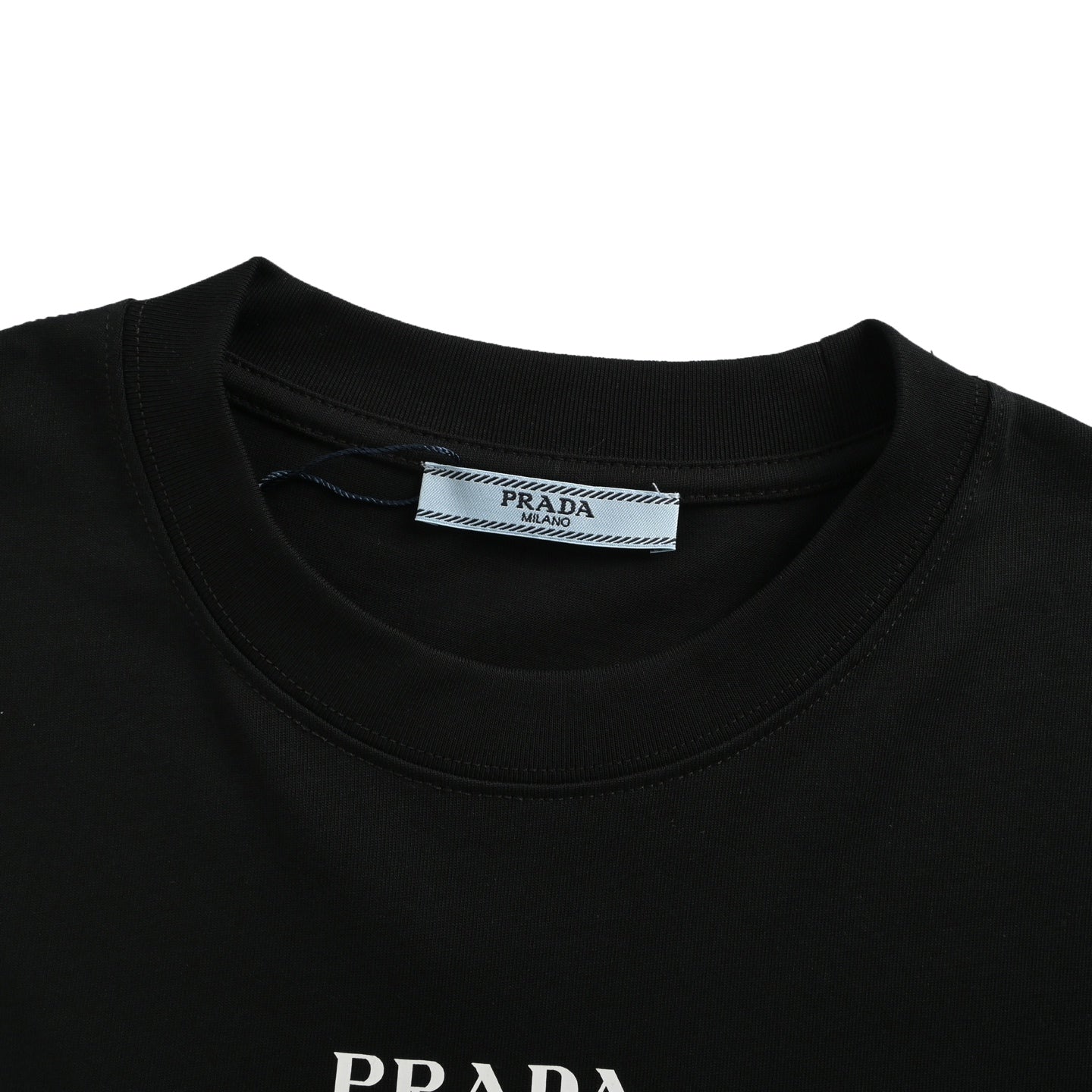 25 Short sleeves with triangle logo and letter print on the neckline