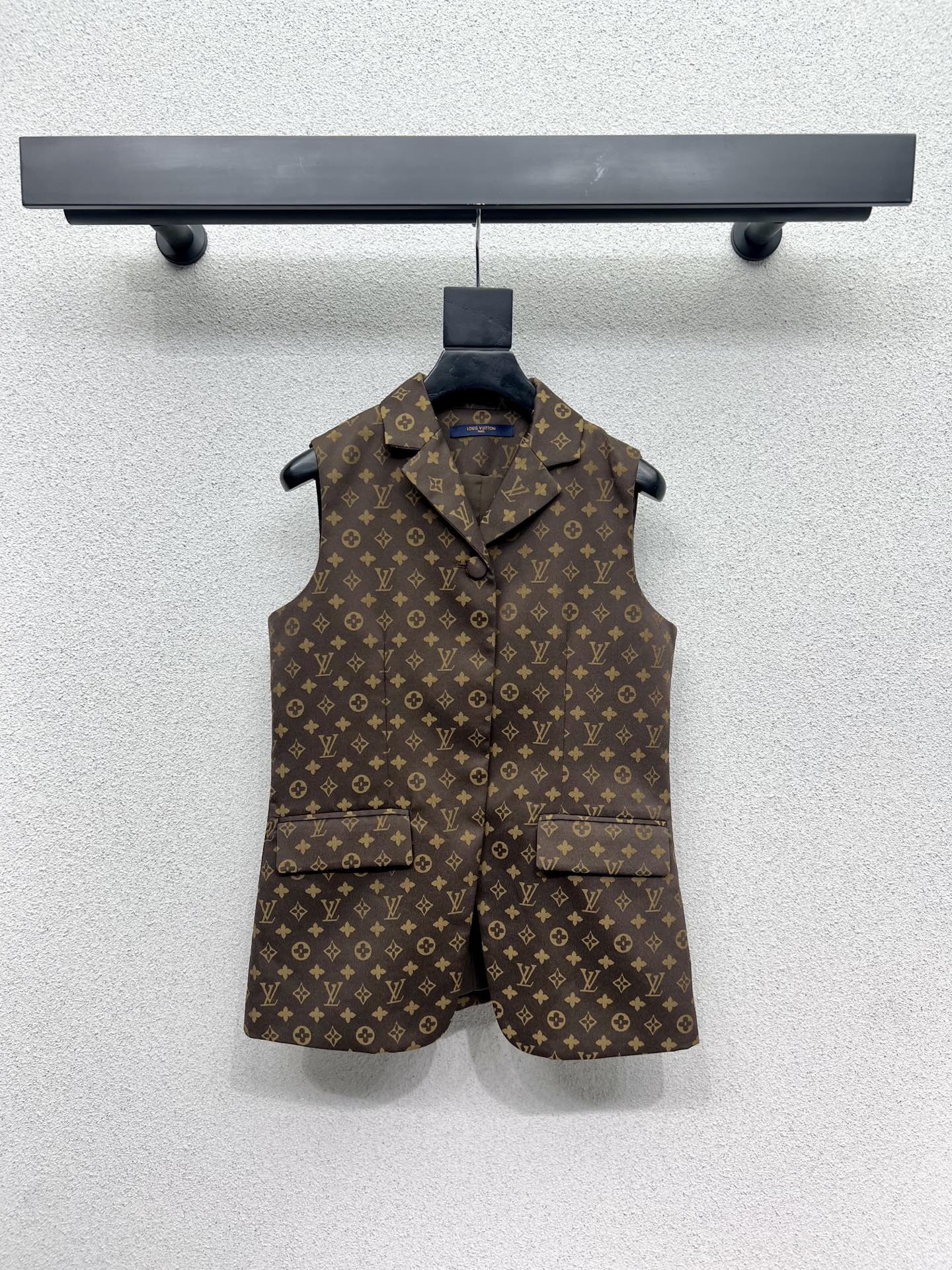 25 Classic jacquard fabric monogram suit vest