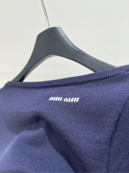 M 25 navy blue long-sleeved sweater with one-shoulder collar