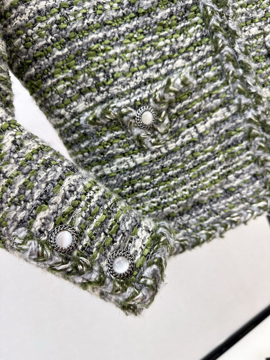 ch 25ss woven jacket