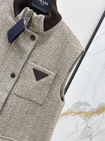 P 24fw wool vest