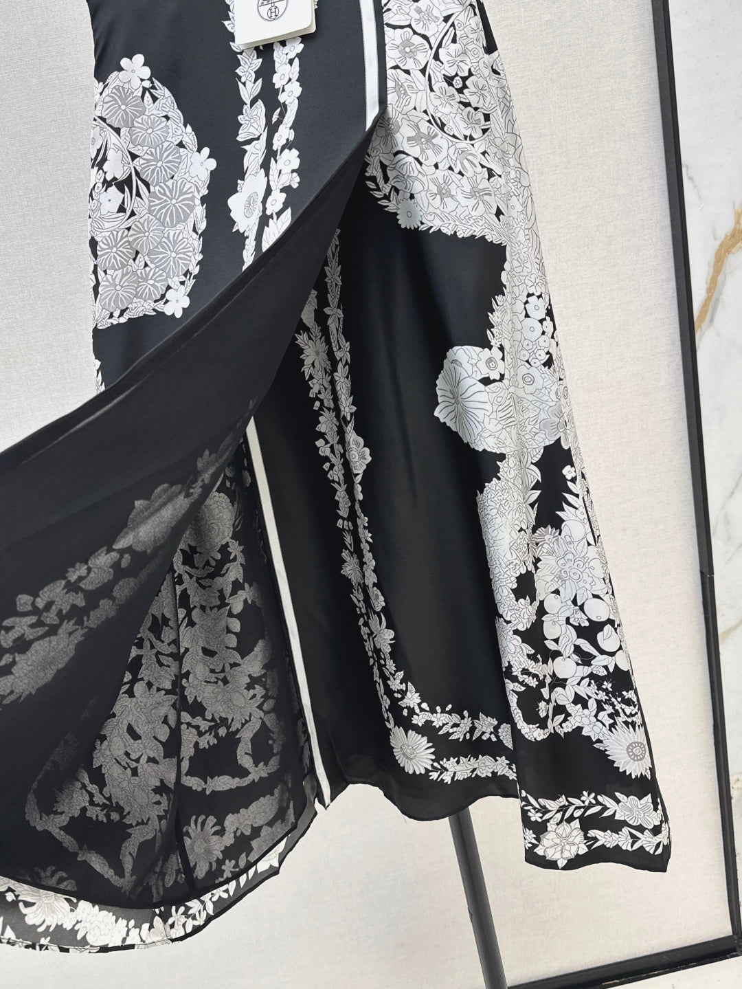 25ss Silk skirt