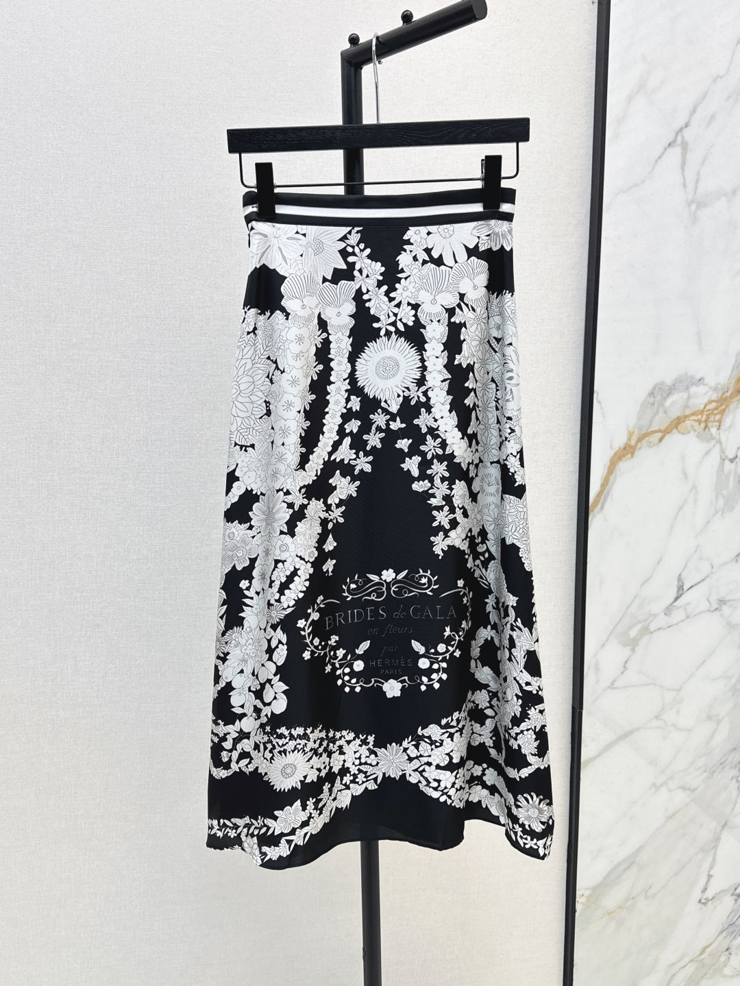 25ss Silk skirt