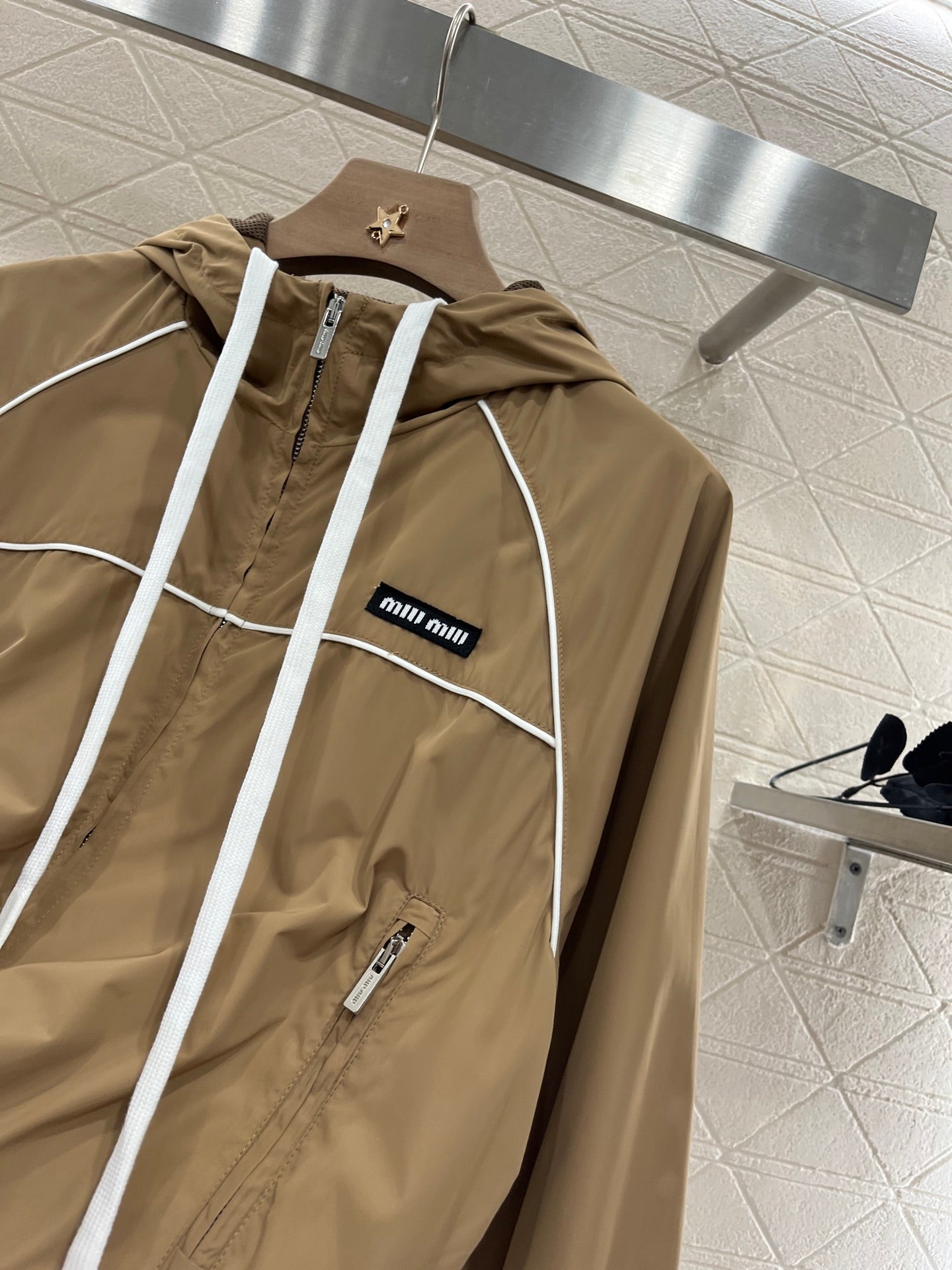 25 new products Hooded jacket
