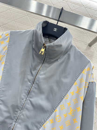 25 New Arrival Hooded Jacket