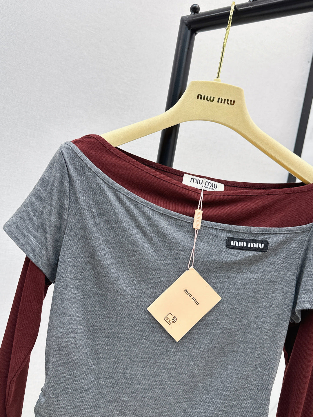 25fw off-shoulder shirt