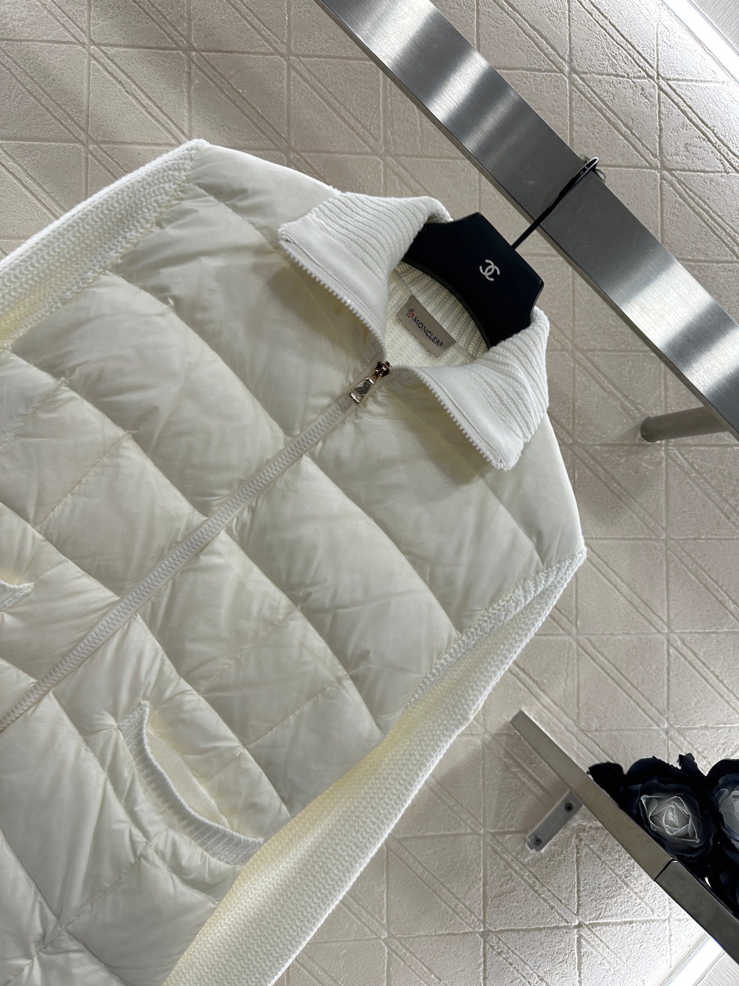 25 New Arrival Zip-Up Down Jacket