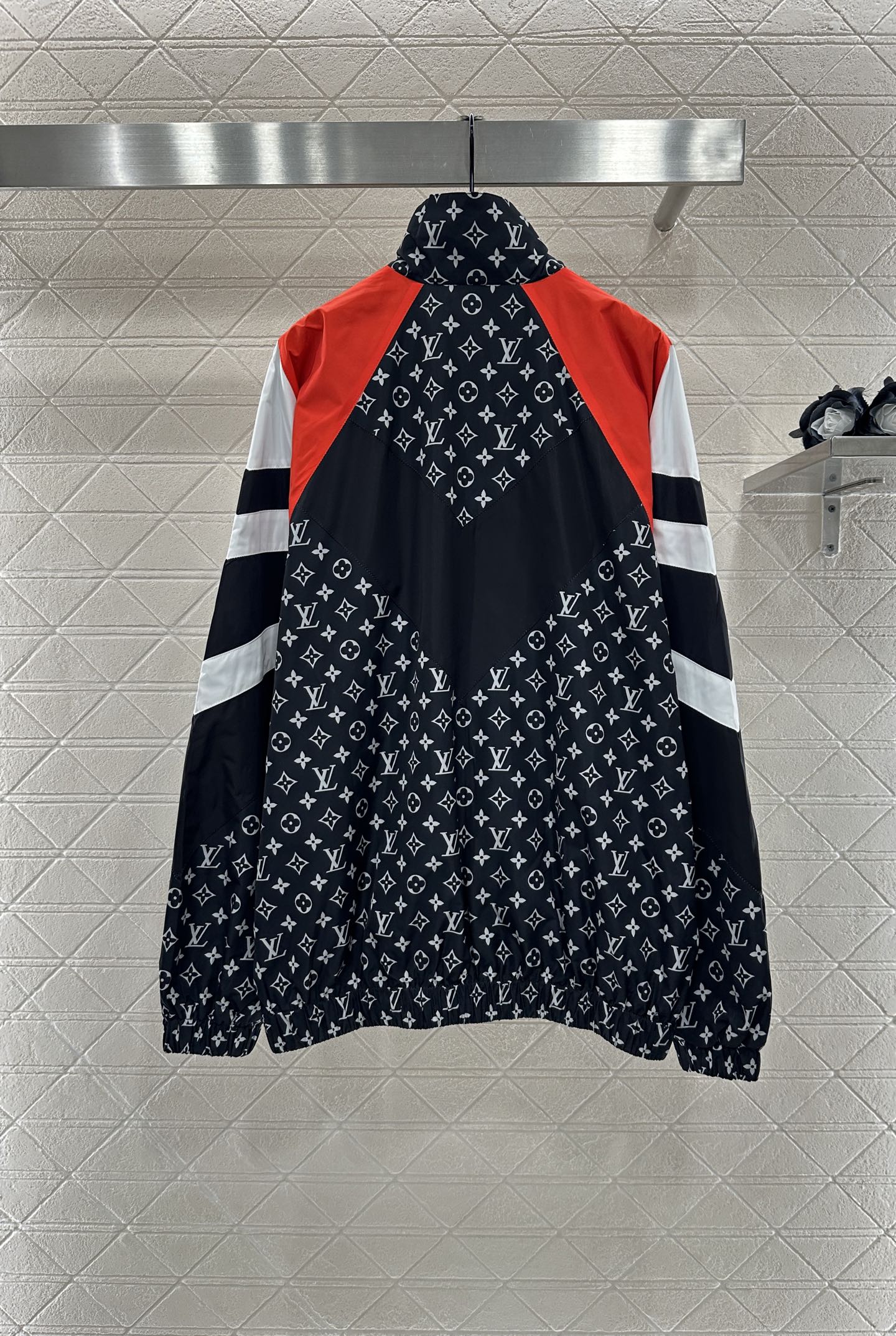 25 New Arrivals Hooded Jacket