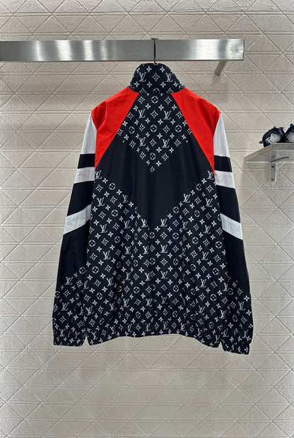 25 New Arrivals Hooded Jacket