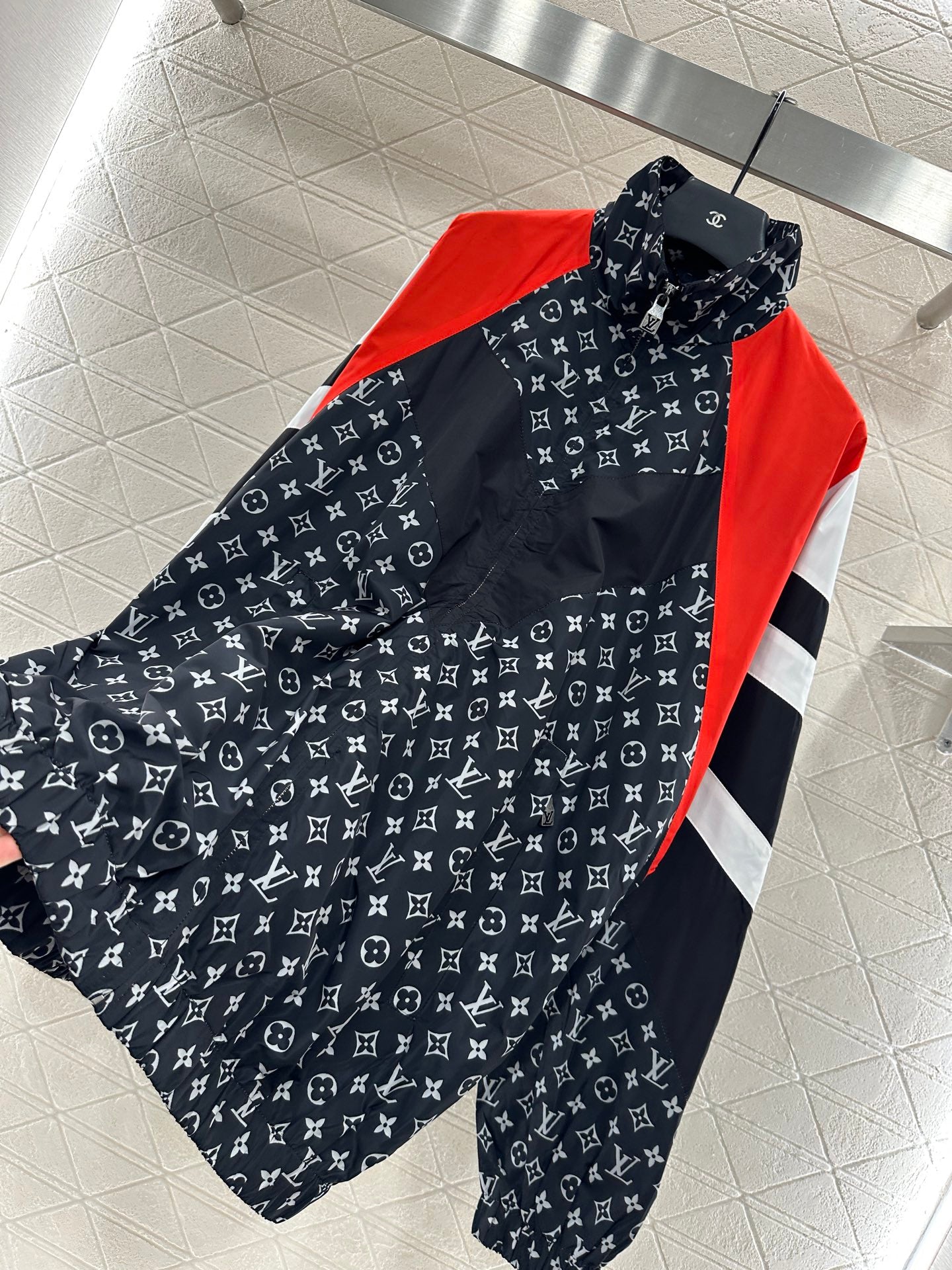 25 New Arrivals Hooded Jacket