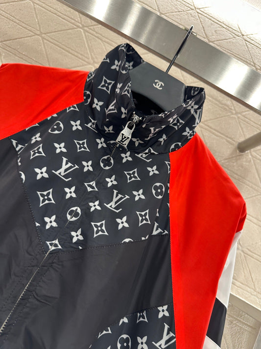 25 New Arrivals Hooded Jacket