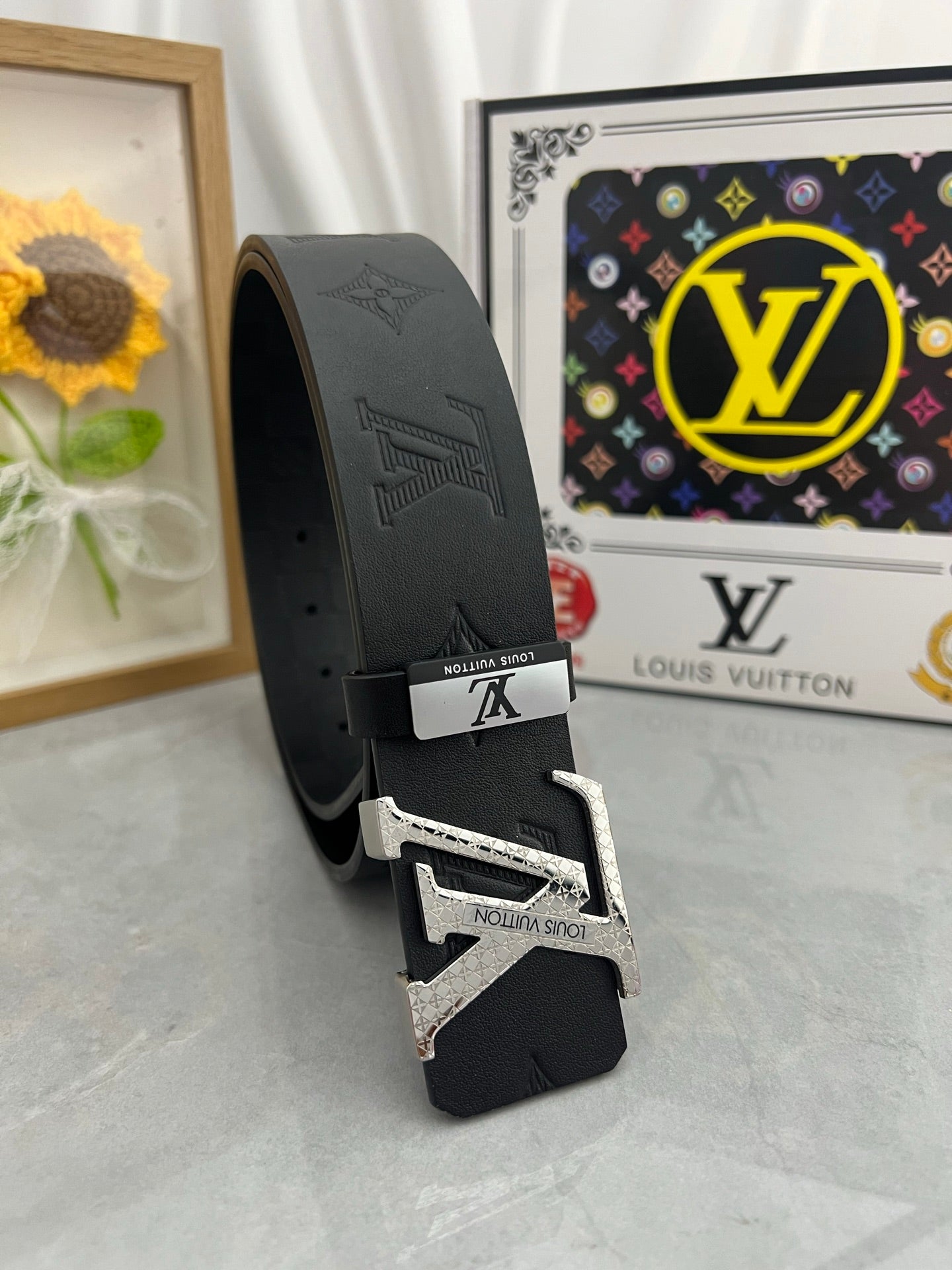 25 L leather belt