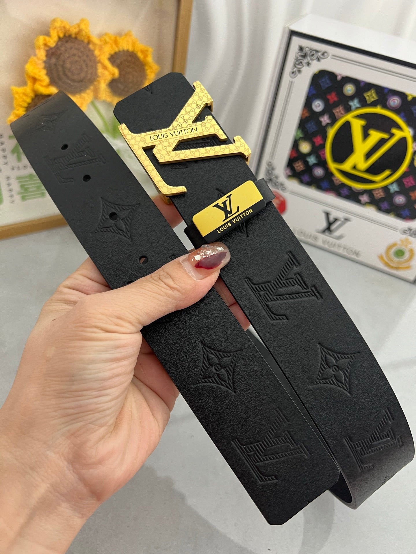 25 L leather belt