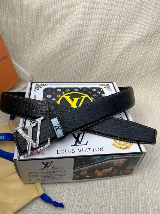 25 L leather belt