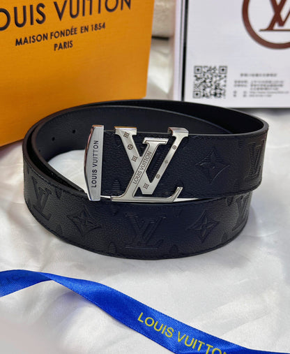25 L leather belt