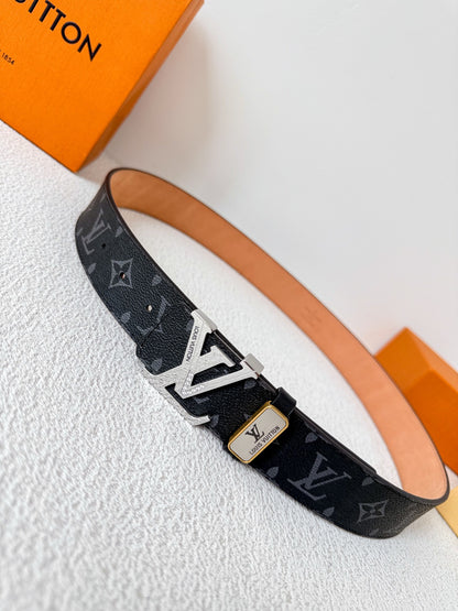 25 L leather belt