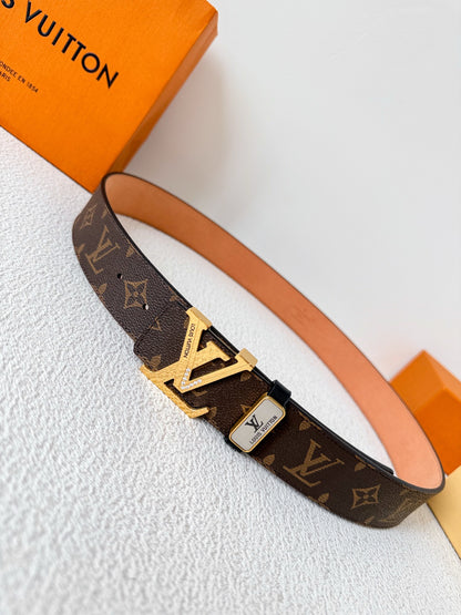 25 L leather belt